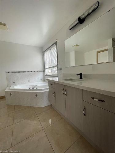 98 Adler Drive, Cambridge, ON - Indoor Photo Showing Bathroom