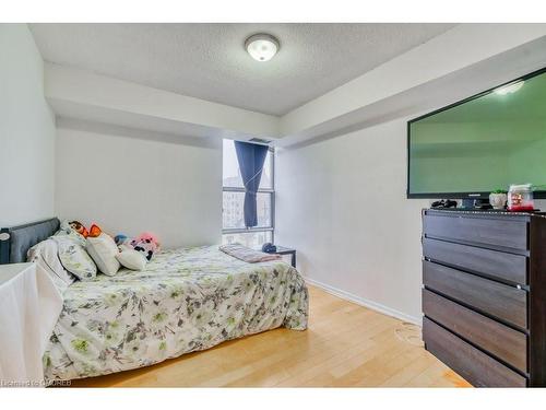 404-81 Church Street, Kitchener, ON - Indoor Photo Showing Bedroom