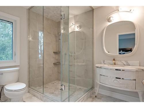 212 Poplar Drive, Oakville, ON - Indoor Photo Showing Bathroom