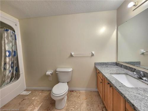 160 Periwinkle Street, Kitchener, ON - Indoor Photo Showing Bathroom