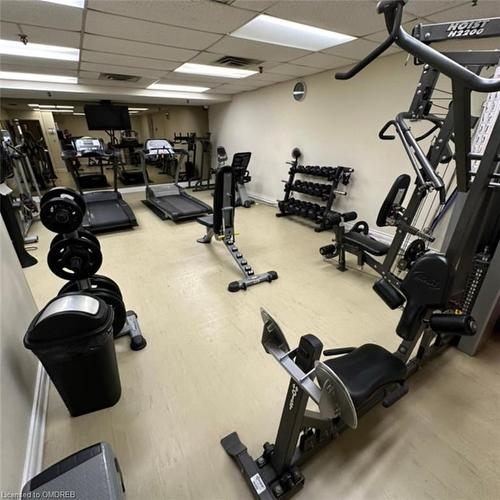 1612-260 Scarlett Road, York, ON - Indoor Photo Showing Gym Room