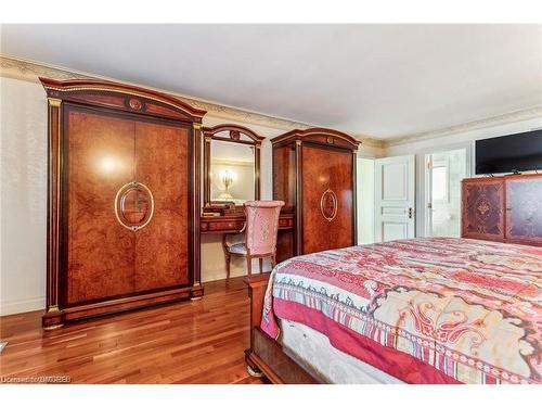1832 Mallwood Court, Mississauga, ON - Indoor Photo Showing Bedroom