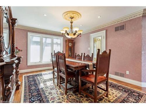 1832 Mallwood Court, Mississauga, ON - Indoor Photo Showing Dining Room