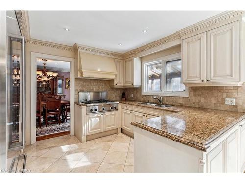 1832 Mallwood Court, Mississauga, ON - Indoor Photo Showing Kitchen With Double Sink