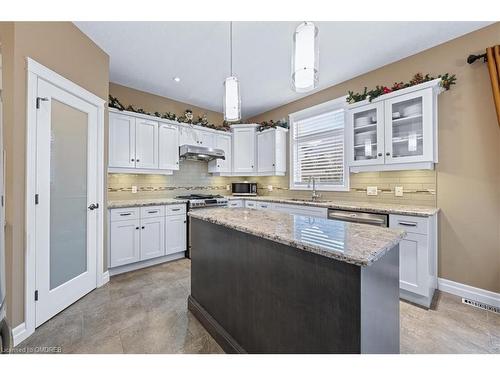 1203 Alberni Road, Woodstock, ON - Indoor Photo Showing Kitchen With Upgraded Kitchen