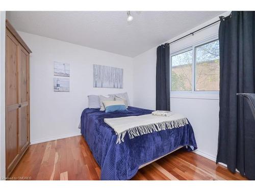 10 Blueridge Square, Brampton, ON - Indoor Photo Showing Bedroom