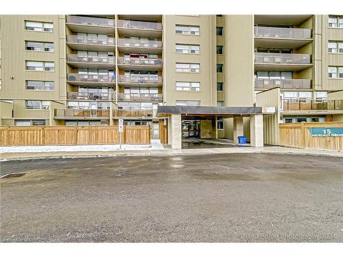 12-15 Nicklaus Drive, Hamilton, ON - Outdoor