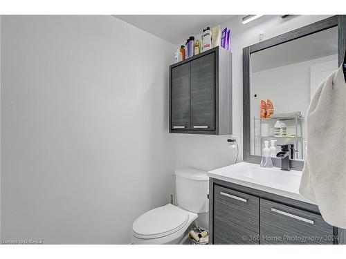 12-15 Nicklaus Drive, Hamilton, ON - Indoor Photo Showing Bathroom