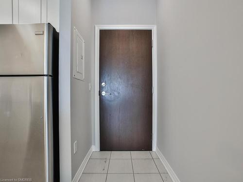 318-216 Oak Park Boulevard, Oakville, ON - Indoor Photo Showing Other Room