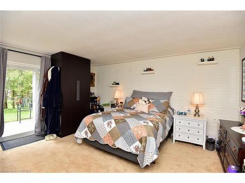 755 Highway No 6, Caledonia, ON - Indoor Photo Showing Bedroom