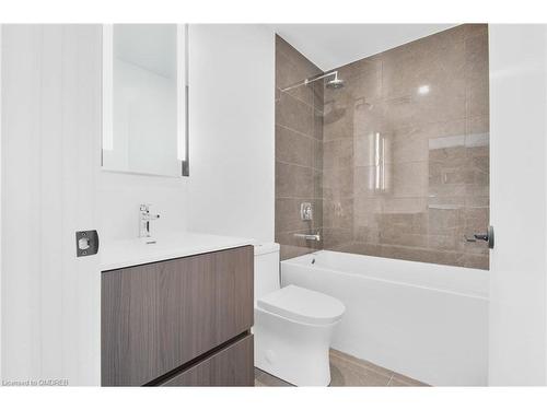 1010-220 Missinnihe Way, Mississauga, ON - Indoor Photo Showing Bathroom