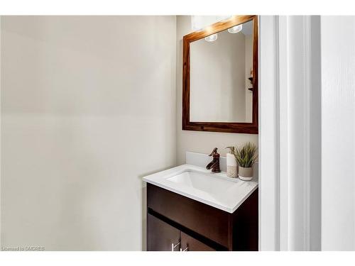 2486 Village Common Drive, Oakville, ON - Indoor Photo Showing Bathroom