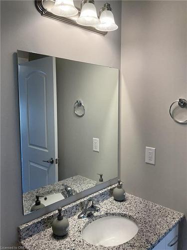 1033 Wright Drive, Midland, ON - Indoor Photo Showing Bathroom