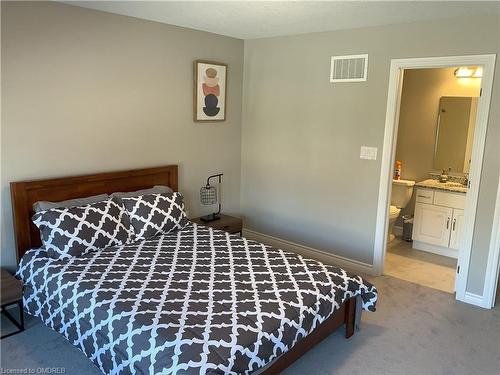 1033 Wright Drive, Midland, ON - Indoor Photo Showing Bedroom