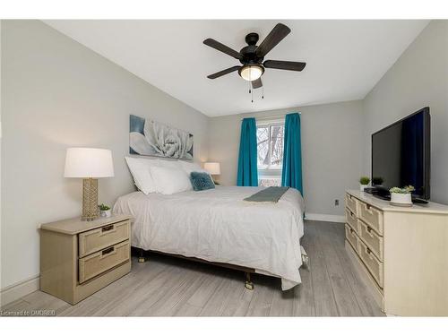 20-250 Satok Crescent, Milton, ON - Indoor Photo Showing Bedroom