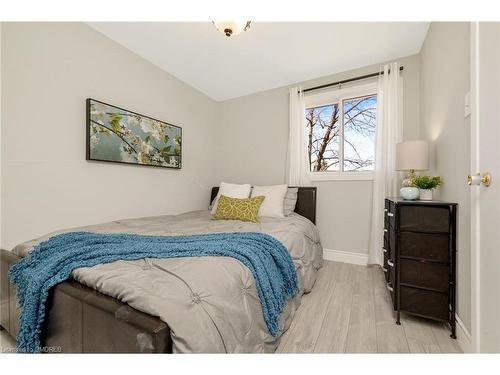 20-250 Satok Crescent, Milton, ON - Indoor Photo Showing Bedroom