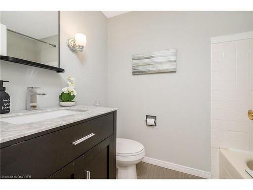 20-250 Satok Crescent, Milton, ON - Indoor Photo Showing Bathroom