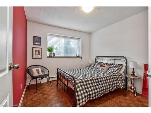 103-14 Norris Place, St. Catharines, ON - Indoor Photo Showing Bedroom
