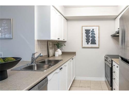 1507-55 Strathaven Drive, Mississauga, ON - Indoor Photo Showing Kitchen With Double Sink