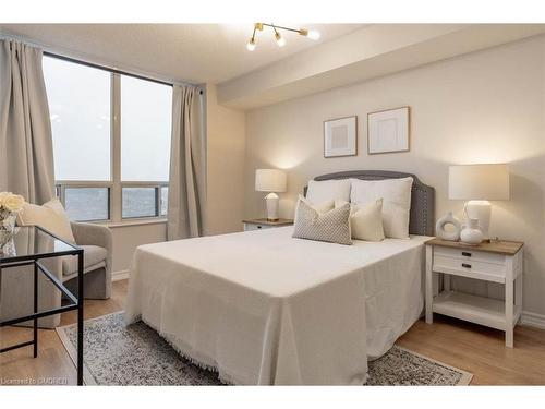 1507-55 Strathaven Drive, Mississauga, ON - Indoor Photo Showing Bedroom