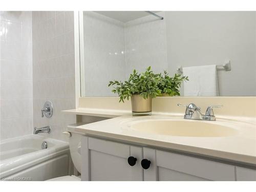 1507-55 Strathaven Drive, Mississauga, ON - Indoor Photo Showing Bathroom