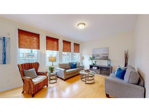 116 Zieman Crescent, Cambridge, ON - Indoor Photo Showing Living Room
