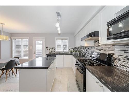 239 Littlewood Drive, Oakville, ON - Indoor Photo Showing Kitchen With Upgraded Kitchen