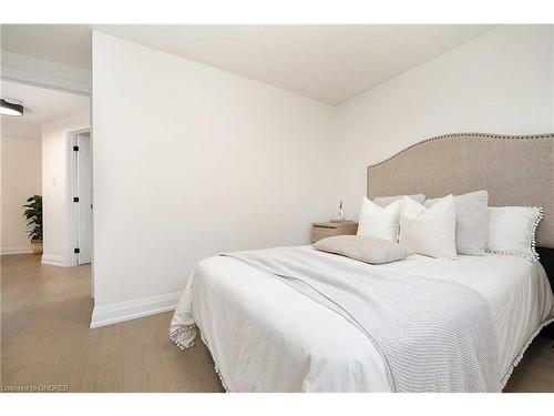 52 Watt Street, Guelph, ON - Indoor Photo Showing Bedroom