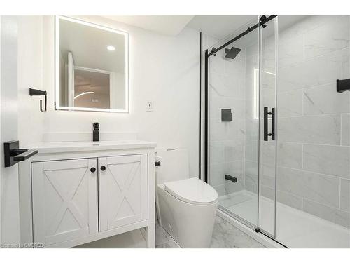 52 Watt Street, Guelph, ON - Indoor Photo Showing Bathroom