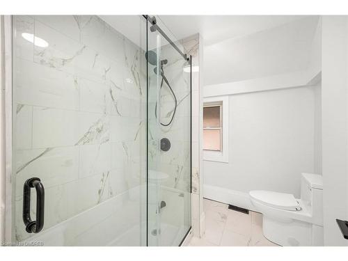 14 Kennedy Avenue, Kitchener, ON - Indoor Photo Showing Bathroom