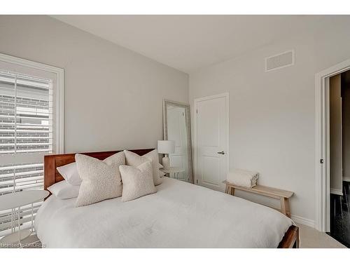 2509 Littlefield Crescent, Oakville, ON - Indoor Photo Showing Bedroom