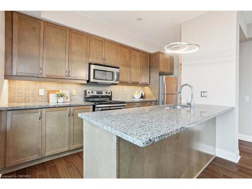 1106-1 Hurontario Street, Mississauga, ON - Indoor Photo Showing Kitchen With Stainless Steel Kitchen With Upgraded Kitchen