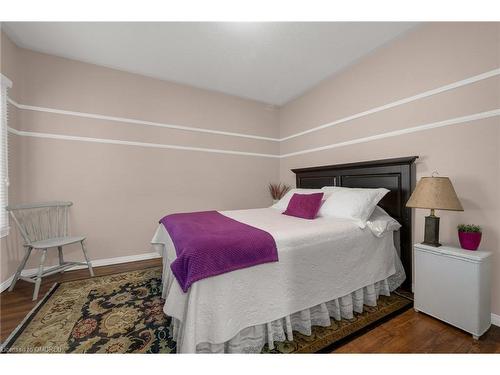89 Jackson Court W, Welland, ON - Indoor Photo Showing Bedroom