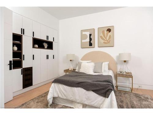 2048 Ardleigh Road, Oakville, ON - Indoor Photo Showing Bedroom