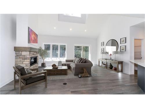 124 Beacon Drive, Thornbury, ON - Indoor Photo Showing Living Room With Fireplace