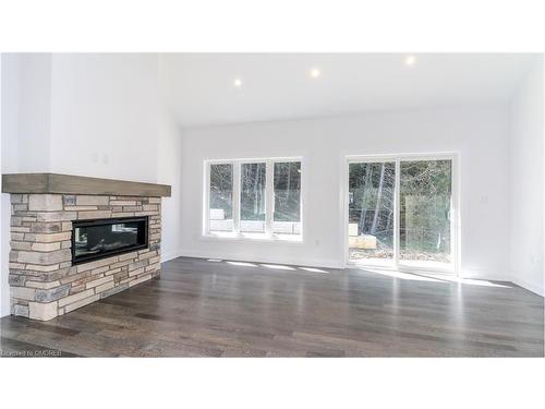 124 Beacon Drive, Thornbury, ON - Indoor Photo Showing Living Room With Fireplace