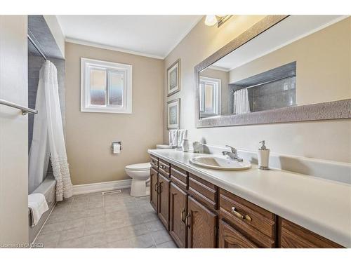 2120 Wincanton Crescent, Mississauga, ON - Indoor Photo Showing Bathroom