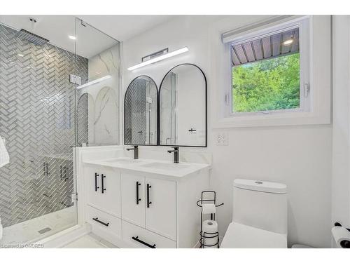 1569 Crediton Parkway, Mississauga, ON - Indoor Photo Showing Bathroom