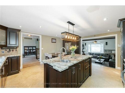 3452 Beech Grove Side Road, Caledon, ON - Indoor Photo Showing Kitchen With Double Sink With Upgraded Kitchen