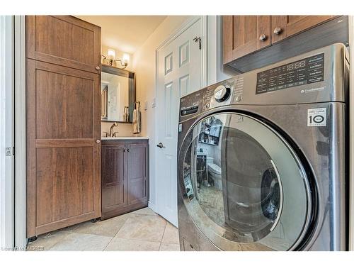 1224 Redbank Crescent, Oakville, ON - Indoor Photo Showing Laundry Room