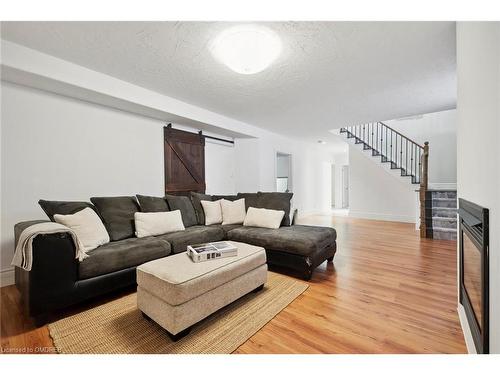 35 Adelaide Street, Barrie, ON - Indoor Photo Showing Living Room