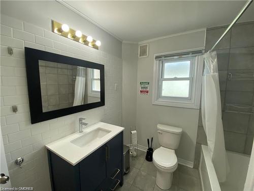 24 King Street, Thorold, ON - Indoor Photo Showing Bathroom