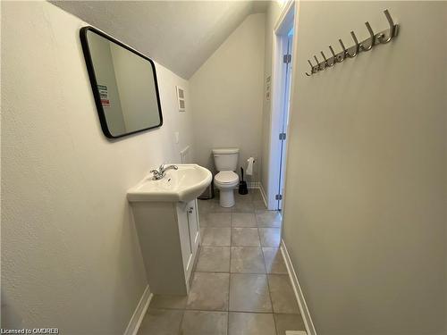 24 King Street, Thorold, ON - Indoor Photo Showing Bathroom