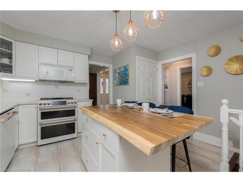 48 Regan Crescent, Georgetown, ON - Indoor Photo Showing Kitchen