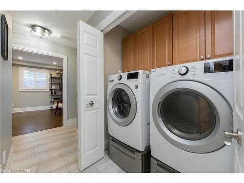 48 Regan Crescent, Georgetown, ON - Indoor Photo Showing Laundry Room