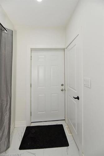 150 Briscoe Street E, London, ON - Indoor Photo Showing Other Room