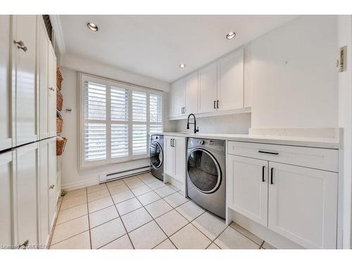 1330 Crestdale Road, Mississauga, ON - Indoor Photo Showing Laundry Room