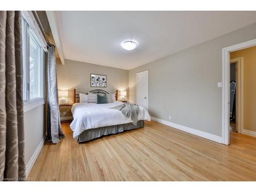 1330 Crestdale Road, Mississauga, ON - Indoor Photo Showing Bedroom