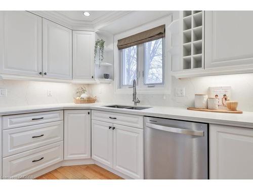 1330 Crestdale Road, Mississauga, ON - Indoor Photo Showing Kitchen With Double Sink