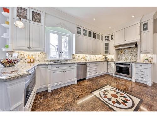 458 Bellwood Avenue, Oakville, ON - Indoor Photo Showing Kitchen With Upgraded Kitchen